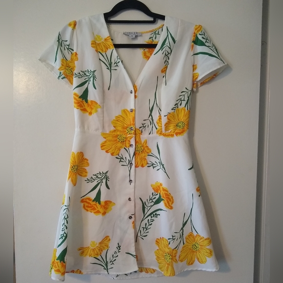 FAVLUX Dresses & Skirts - FAVLUX Fashion white floral mini lined dress Size Medium